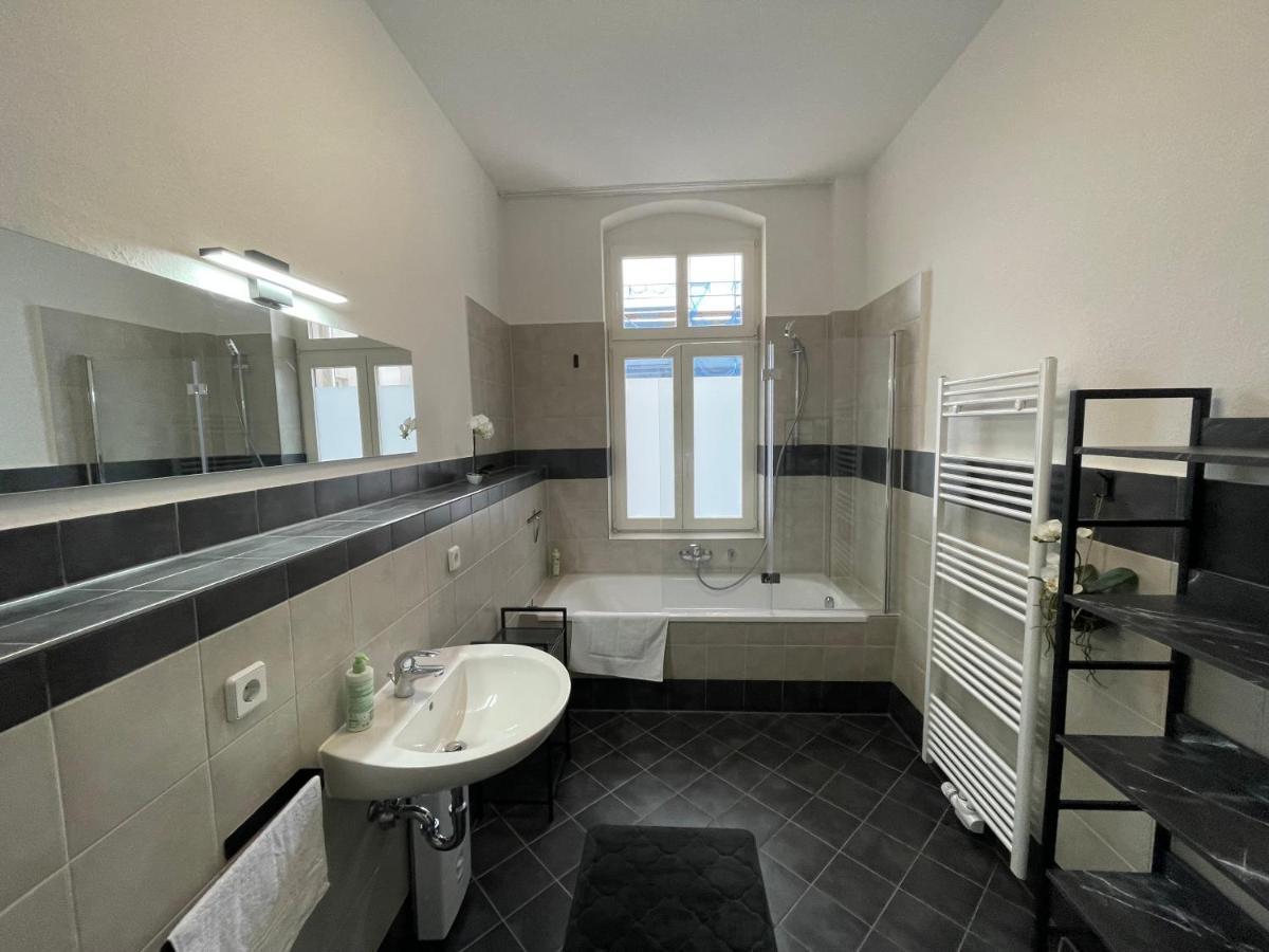 Lucky Stays Ls07 - Vollausstattung - Zentrum - Aufzug - Grosse Kueche - 2 Zimmer - Smart-Tv Magdeburg Exteriör bild